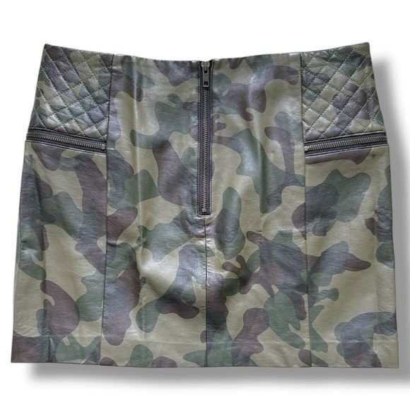 Sam Edelman Camo Green Mini Skirt Faux Leather Fully Lined - Picture 3 of 16